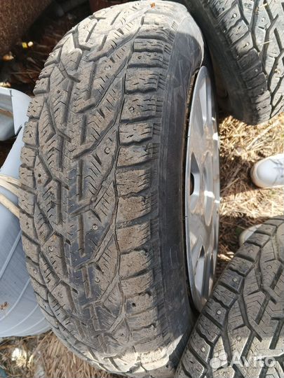 Зимняя резина с дисками r15