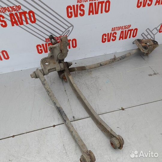 Кулак поворотный задний левый Hyundai Accent седан