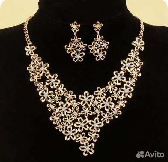 Шикарный набор часы + 5 браслетов. Новый