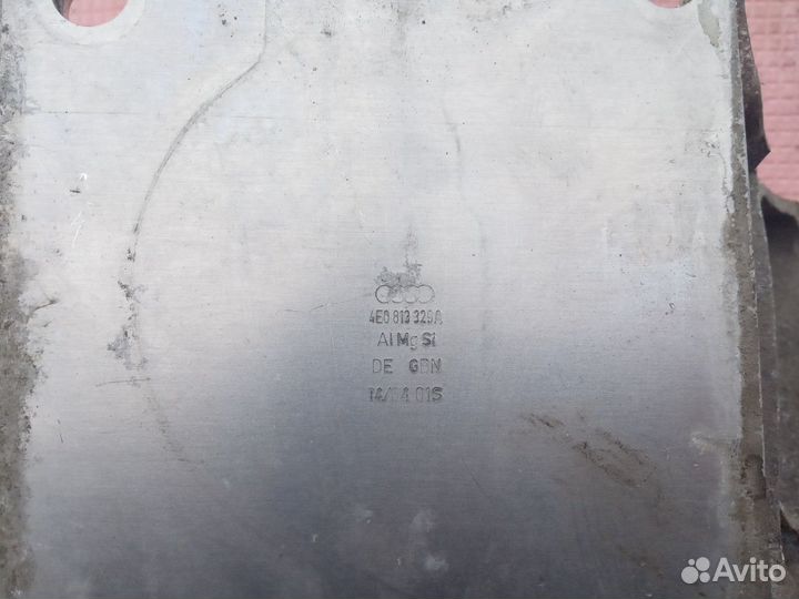 Усилитель бампера audi A8 D3