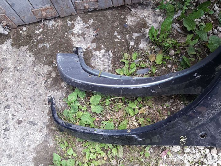 Крыло переднее Крайслер Вояджер 4 Додж Караван