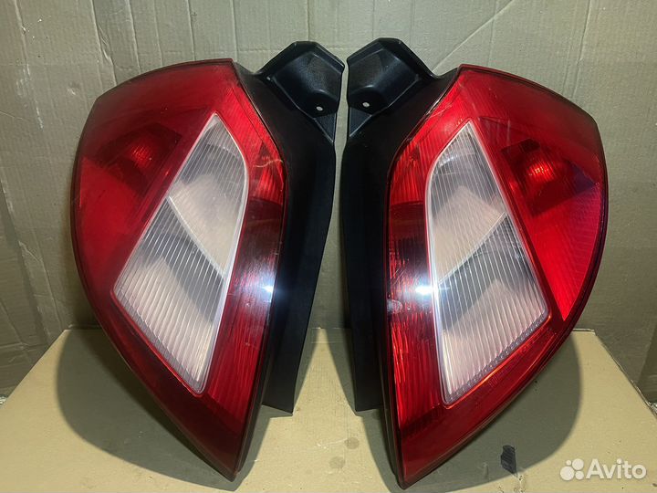 Фонарь задний левый Renault Megane 2