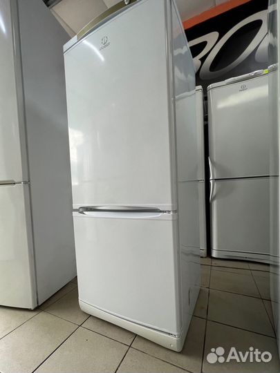 Холодильник indesit