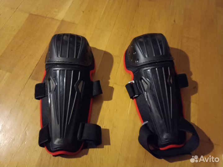 Наколенники мотоциклетные Alpinestars Defender