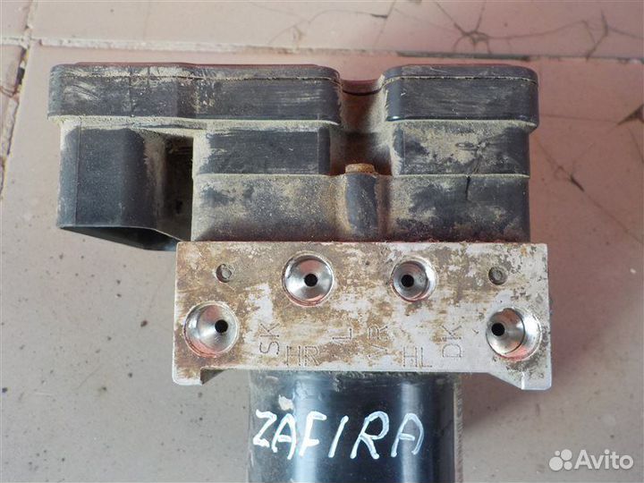 Насос ABS Opel Zafira B Z18XER 2011