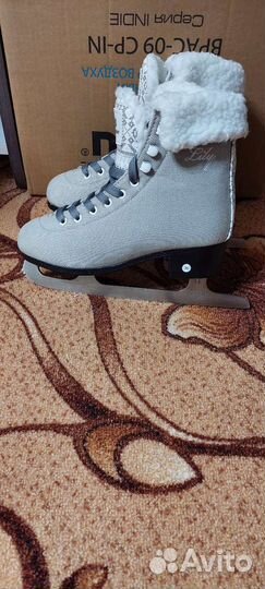 Фигурные коньки утеплённые размер 36