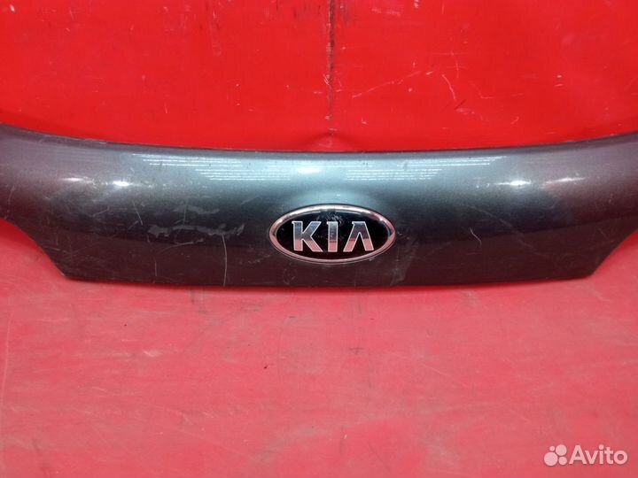 Накладка крышки багажника Kia Sorento 2 XM