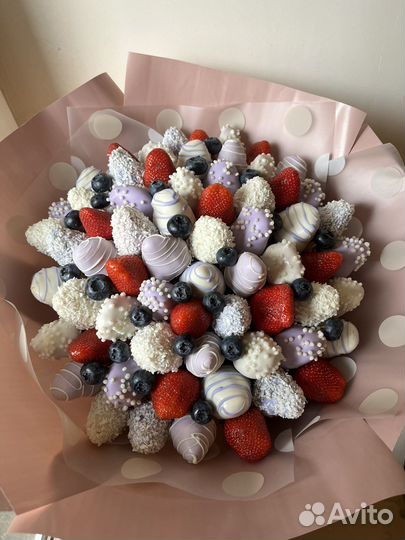 Букеты из клубники в шоколаде