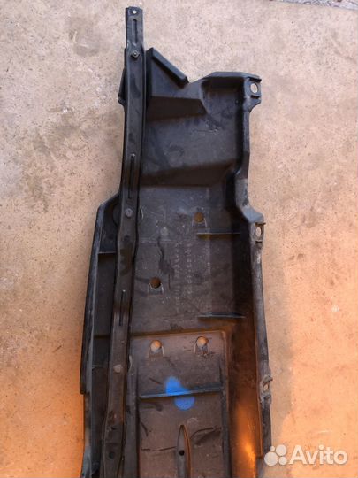 Защита днища правая Lехus rх450h