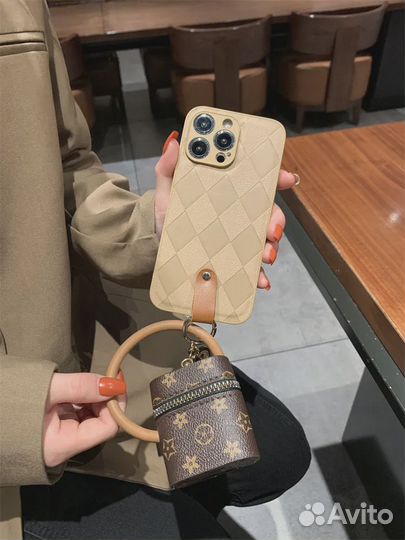 Чехол на iPhone 11
