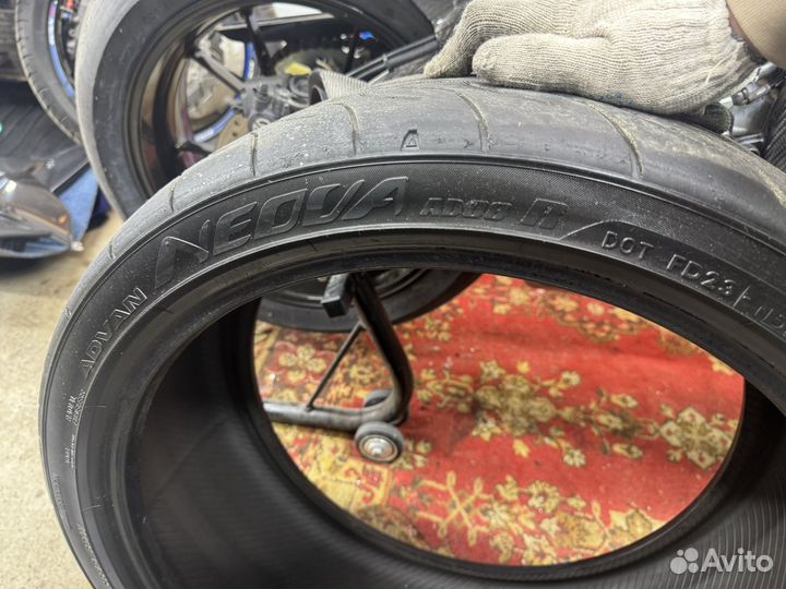 Yokohama Advan Neova AD08R 245/35 R19 89W