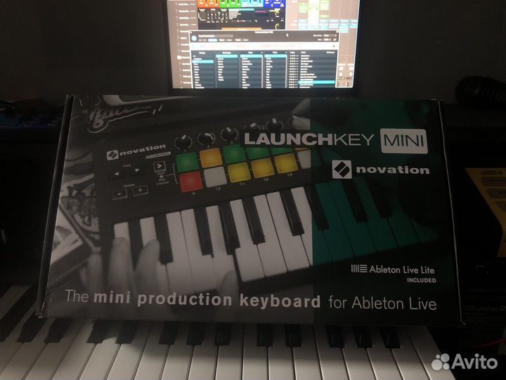 Novation launchkey mini миди + чехол