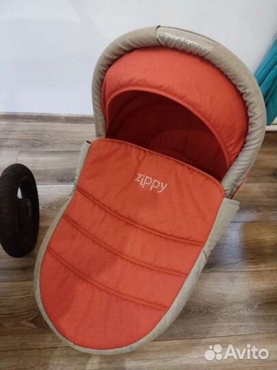 Коляска Zippy sport 2 в 1