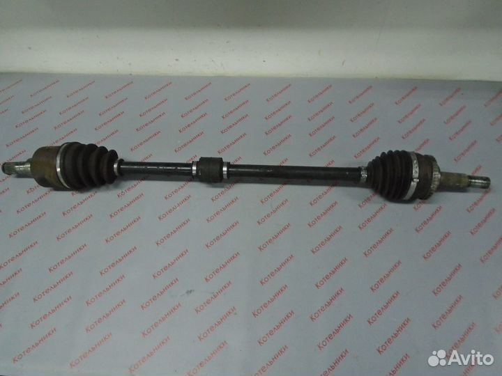 Nissan 39100-AU310 Вал приводной правый