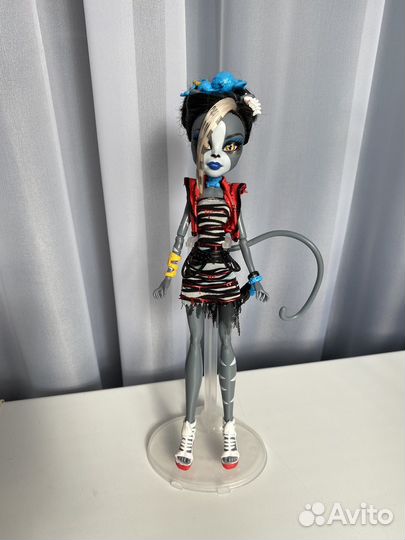 Кукла монстр хай (пурсефона)