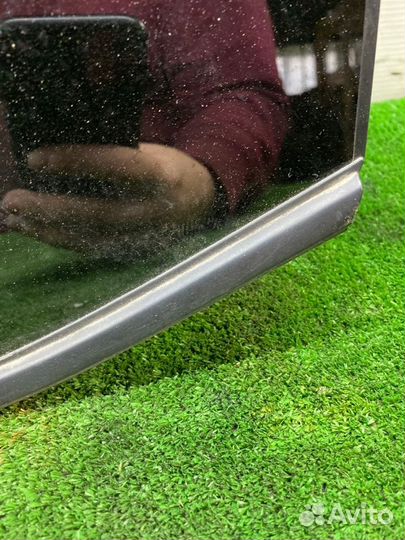 Стекло собачника правое Toyota Prius Alpha ZVW41