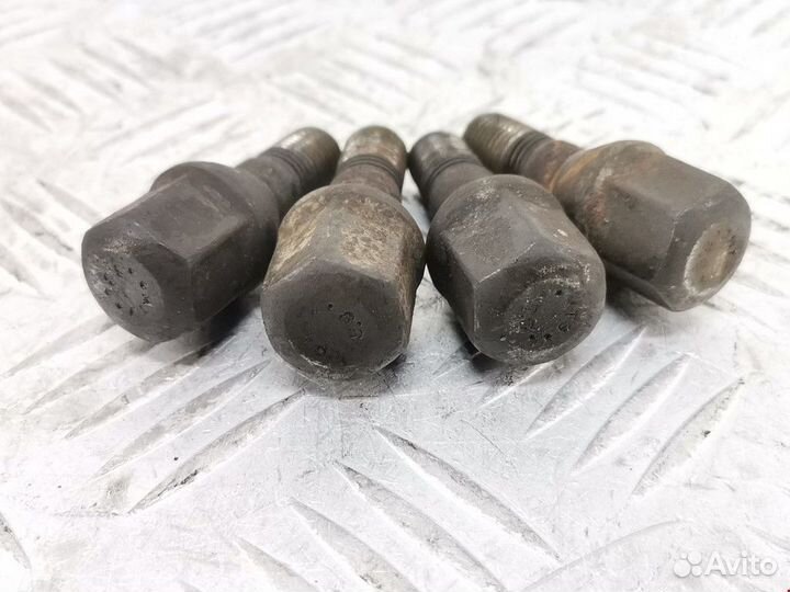 Болт Citroen C4 Picasso 2006 701601139B