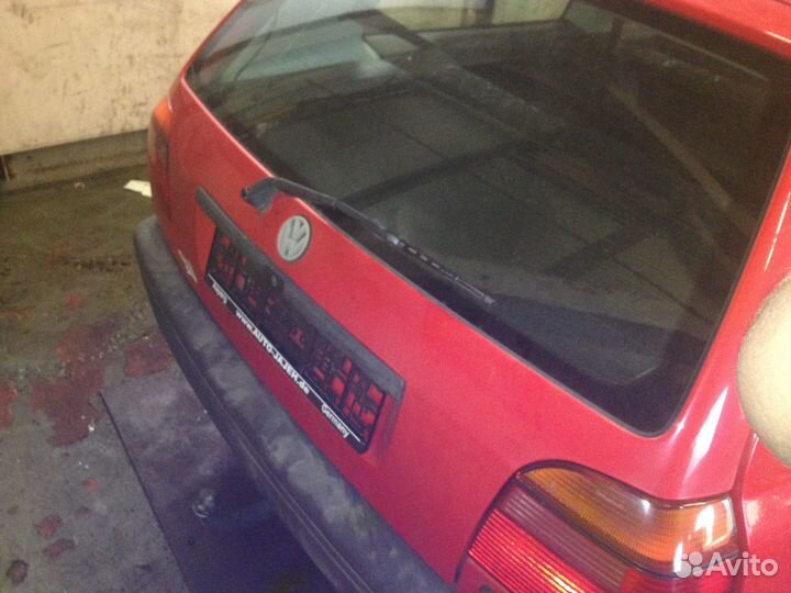 Разбор на запчасти Volkswagen Golf 3