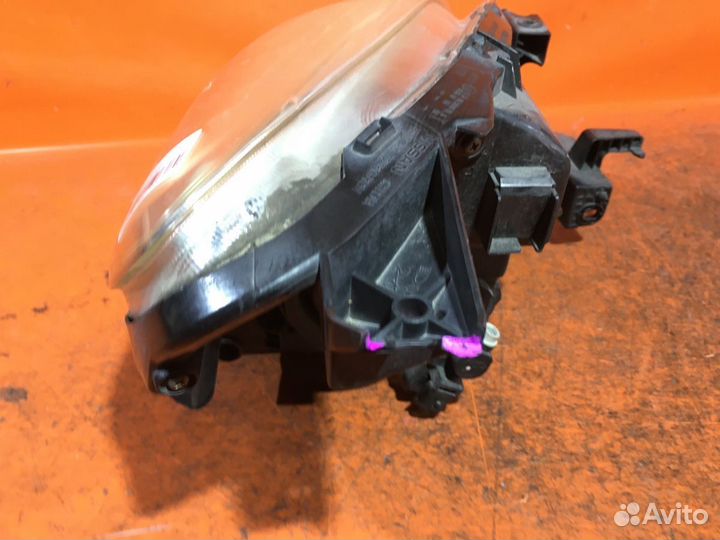 Фары Nissan Latio N17