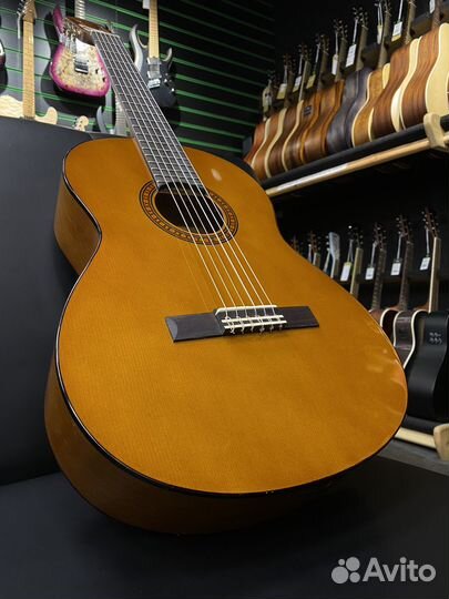 Yamaha CS40 3/4 классическая гитара (Новая)