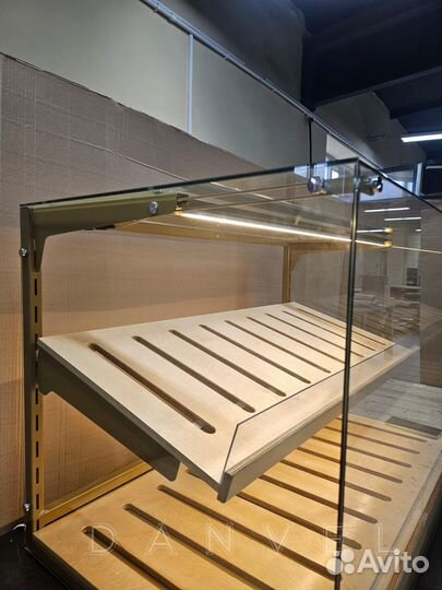 Настольная витрина Danvel