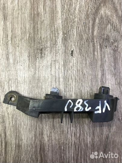 Крепление бампера переднее левое Honda Accord Vii