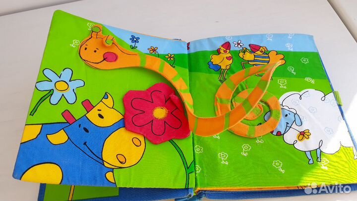 Развивающая книга Tiny love