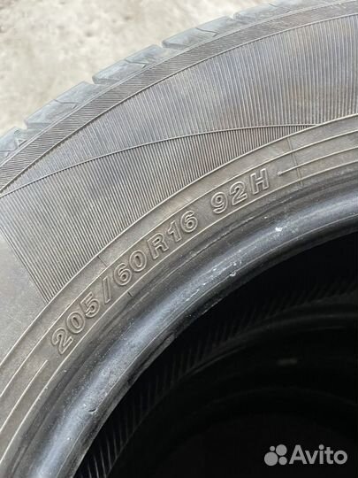 Yokohama Bluearth ES32 205/60 R16 92H