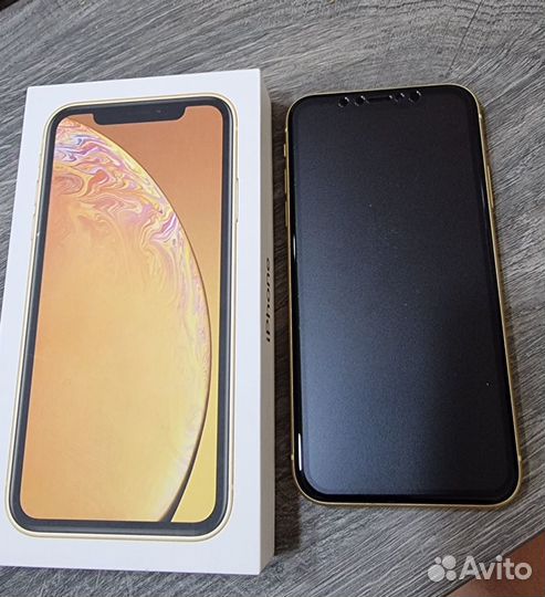 Телефон iPhone хр 128 гб