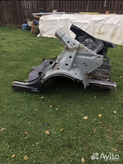 Крыло заднее правое mercedes c w204