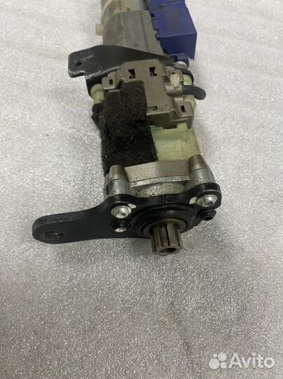 Мотор крышки багажника правый Ауди Ку5 8R