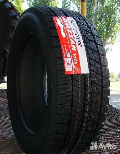 Bridgestone Blizzak VRX 205/70 R15