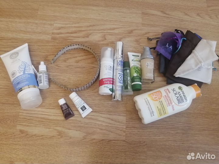 Набор с косметикой, кремами и прочим