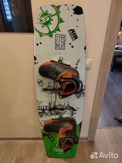 Вейкборд slingshot oli derome