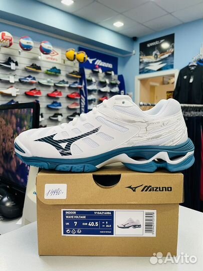 Кроссовки Mizuno Wave Voltage, сезон 2024