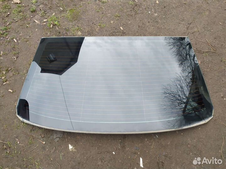 Заднее стекло BMW E65 2003 год