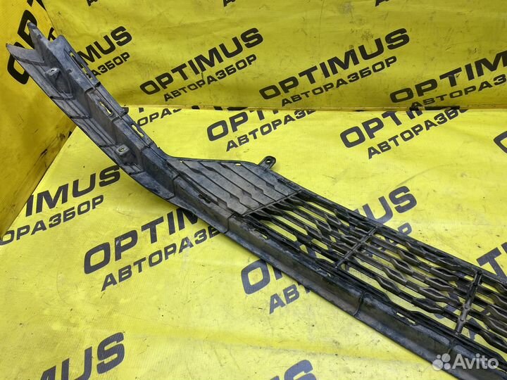 Решетка бампера передняя Kia Rio 3