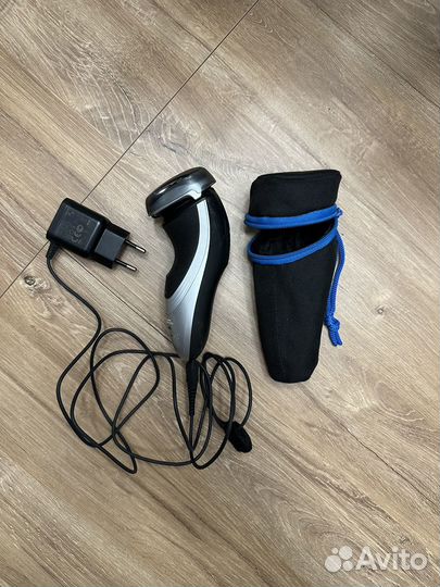 Электробритва Philips AquaTouch