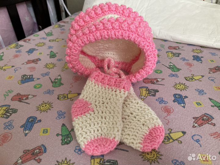 Комплект шапка, носочки на рождение +0