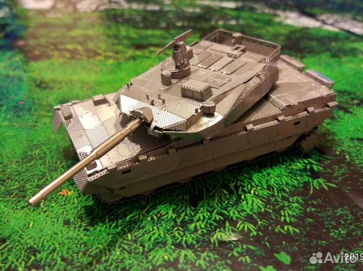 Продам коллекцию танков из металла