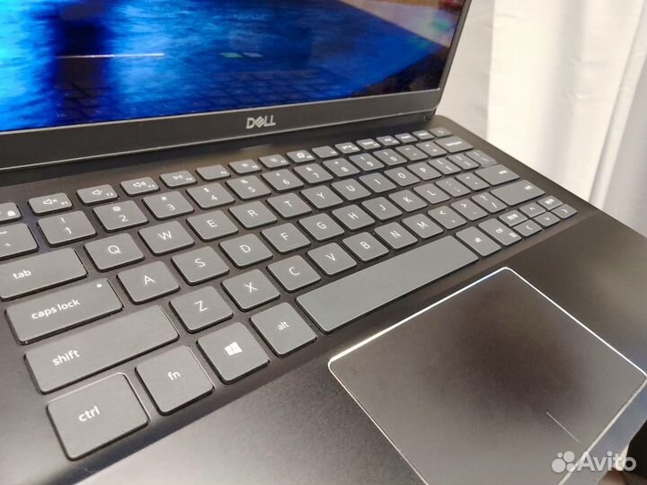 Ультрабук Dell. Core i5 / можно и играть