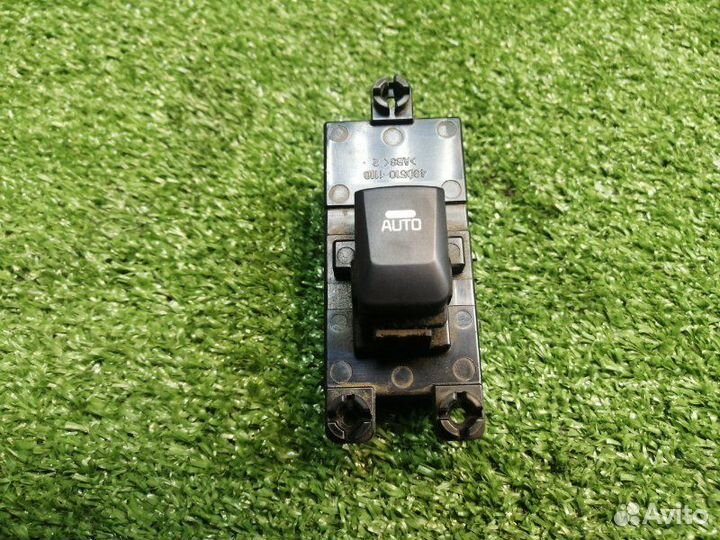 Кнопка стеклоподъемника задняя левая Kia Ceed JD