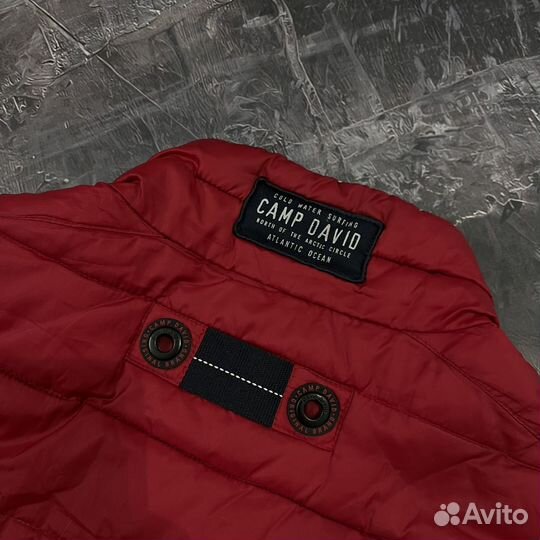 Лёгкий пуховик Camp David