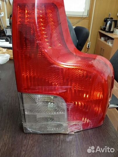 Задний правый фонарь volvo