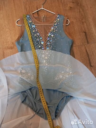 Платье для выступлений по фигурному катанию