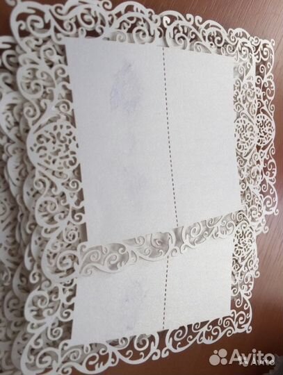 Пригласительные открытки, таблички на стол, декор