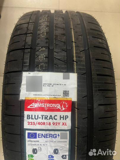 Armstrong Blu-trac HP 225/40 R18 92Y