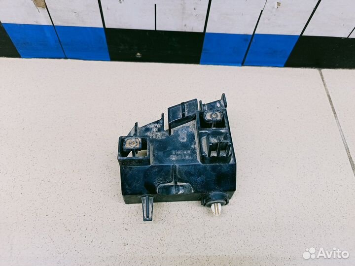 Кронштейн фонаря Land Cruiser (150) -Prado 2009