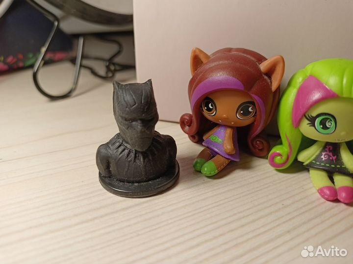 Продам мини фигурки