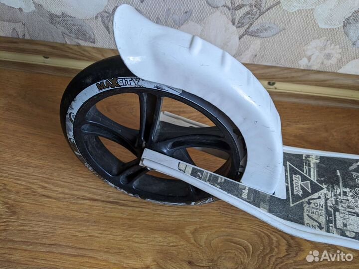 Самокат взрослый складной MaxCity Truck белый